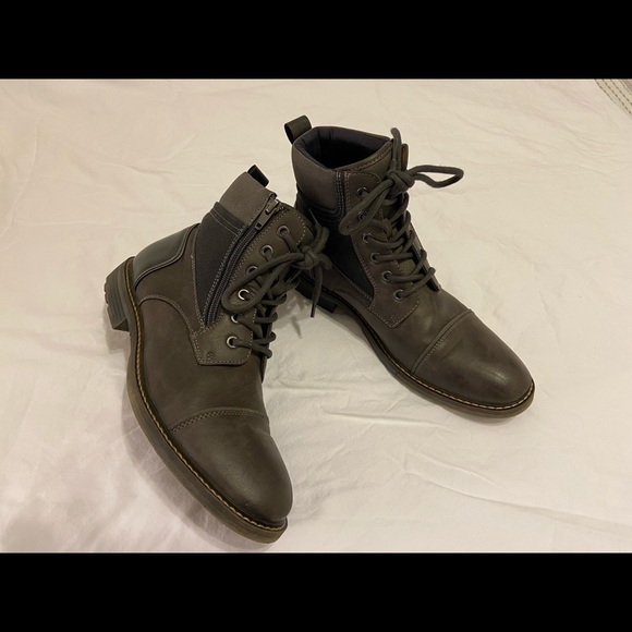 Men’s Gray boots size 8.5 US. Very Good Condition. - Picture 3 of 3